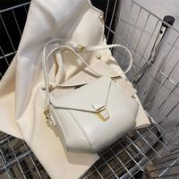 이브닝 가방 여성 여름 접기 어깨 가방 여성 고급 디자이너 단수창 쇼핑객 크로스 바디 브랜드 플랩을위한 고품질 고품질.
