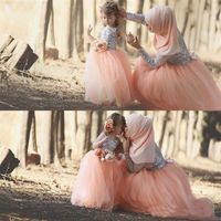 2019 Fashion Mother and Daughter Matching A-line Prom Dresses Bateau Dubai Muslim Coral Sequins Custom Made Evening Dresses High Q2697