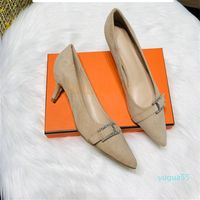 Tasarımcı Elbise Ayakkabı Süet Topuklu Pompalar Rhinestone Tokalı Kadın Moda Orta Topuk Bayanlar Sandalet Klasik Sandal Boyutu 34-40