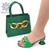 Mature New Arrival Gold Color Shoes and Bag Set with Shiny Retro Alloy Mosaic Rhinestone Accessories for Party Wedding 220524