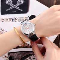 Relojes de pulsera Moda Relojes de pulsera de cuarzo Roma Digital Ginebra Negro Blanco Damas Reloj de cuero Mujer Reloj Relogio Feminino