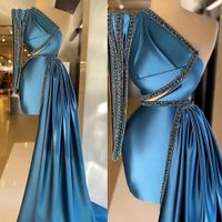 2022 Saudi -Arabien -Prom -Kleid gerissen Satin Mermaid Rüschen eine Schulter Langarm Kleid für Dubai Women Robe de Soiree B0518212