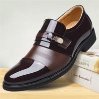 Marque de luxe Pu Leather Fashion Hommes Business Robe Dogs pointues Points chaussures noires Oxford Mariage formel respirant 220716