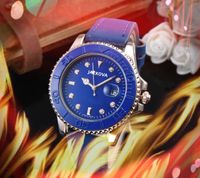 Relojes de hombres de regalo de regalo generoso clásico de 42 mm Reloj de cuero Reloj de zafiro Life impermeable movimiento de cuarzo noble y elegante reloj de pulsera