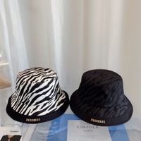22SS Luxury Brand Designer Buckets sombreros para hombres y mujeres bordado bordado sombreros de borde de la pareja de moda al aire libre