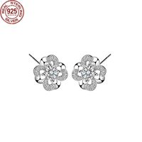 Charme New S925 Sterling Silver Clover Brincos encantam a rede feminina Red Ins Creative Corean Zircon Small for Women Girls Factory Wholesale