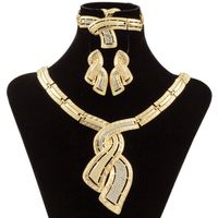 Moda Africana Dubai Gold Collar de cristal Nigeriano Pendientes de aro de aros Mujeres italianas Juegos de joyería nupcial Accesorios de boda 220810