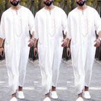 Ropa étnica Vintage Musulmán suelto túnicas de caftán Hombres de manga larga Jubba Thobe Man Leisure Patrón de color sólido Islámico