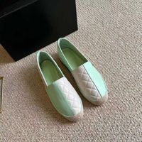 2022 Designer di marchi primaverili Donne Scarpe Espadrilles Guida Slip in pelle Slip su comode scarpe da pescatore piatto