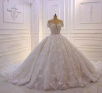 2022 럭셔리 두바이 반짝이는 어깨 볼 가운 웨딩 드레스 3D 꽃 레이스 아플리케 공주 빈티지 아랍어 신부 가운 B0715G02