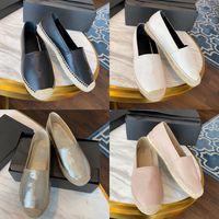 클래식 여성 드레스 신발 고품질 플랫 로퍼 디자이너 가을 가을에 편지 자수 인쇄 손으로 만든 캔버스 밀짚 아가씨 신발 100% 암석 어부 슬라이드