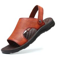 Sandalias Men de cuero de verano perforados, transpirables y cómodos zapatillas de desgaste ajustables