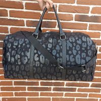 حقيبة سفر Leopard Bag Duffel Wags 20pcs Lot USA USA محلية تصميم مستودع حقيبة اليد في عطلة نهاية الأسبوع حقيبة حمل مع Crossbody Strap Domil106-1065