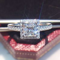 Jóias de Luxo Quadrado Sparkling 925 Sterling Silver Princesa Corte Branca CZ Zircão Diamante Mulheres Casamento Noivado de noivado Ringas Mães Presente SZ6-10
