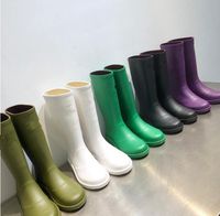 مصمم المطر أحذية النساء أحذية سوداء ريف المطاط الحذاء PVC Rainboots المظهر المظهر نشطة أعلى أخضر أبيض القدم أحذية ماء ناعم ناعم مع صندوق
