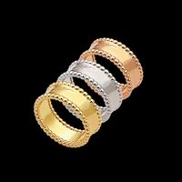 Firma de patrón árabe 14K 18K Rose Rose Plate Clover Ring High QUTaily haciendo joyas luxuosas imitación de diseñadores de moda anillos para mujeres