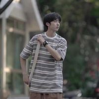 Męskie koszulki męskie bawełniane męskie w paski Summer Korean krótko-rękawoeved oversize koszulki T-Student Para T-shirt Top MaseMen's