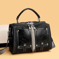 Akşam çantaları 2022 marka kadın deri çanta moda perçin çantası siyah yüksek kapasiteli bayanlar için lüks omuz ba