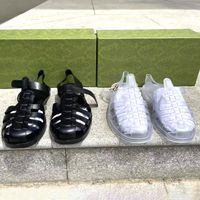2022 مصمم منتج جديد للنساء صندل عالي الجودة للشرائح النسائية الكريستالية جلود العجل أحذية غير رسمية غير سرقلة 35-45