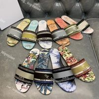 2022 Paris Embroidered Dazzle Designer Slippers Women's Sandals Wear Summer Beach Stripes Casual Flip-Flops Flat Slippers