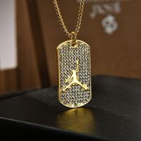 Colares pendentes Megin D Aço inoxidável Titanium Gold Luxury Zircon Basketball Player Badge Collar Chans Colar para homens mulheres joalheria