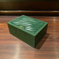 Caja de relojes de madera verde Cajas de almacenamiento de envasado de la marca suiza con la mano de obra del logo y certificado