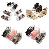 14 Style Baby Boys Girls Soft Bottom Designer Shoes Sport Ship Sneakers Disual Kids Kids Laiders Shoiles