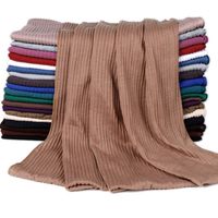 Bufanda de algodón musulmán Mujeres largas bufandas femeninas transfronterizas ventas de color puro envolver palillo de dientes aplastado un pañuelo de cabeza