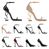 Sandalias zapatos de vestir 2022 Luxury Diseñador Diseñador Tacones de patente Tono dorado de cuero Triple Negro