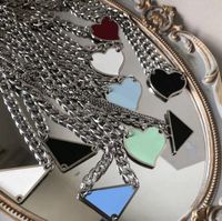 Luxurys P Choker Halsketten Mode für Unisex Dreiecksbrief Designer Marke Schmuck Herren Frauen Anhänger Trendy Persönlichkeit Schlüsselbeinkette Kette