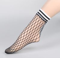Fishnet -Kaket -Socken Mode Frauen großes Netz -Netz gestreiftes Crew Manschettenknöchel Kurzstrümpfe Schwarz Weiß