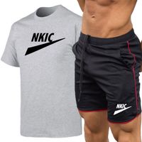 2022 Летний трексуит Мужчины повседневный спортивный набор бренд логотип с короткими рукавами шорты мужские мода белая черная футболка 2 шт Спортивная одежда