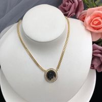2022 Women Designers Pendant Necklaces Crystal Necklace Anniversary Gift Fashion Pendants Jewelry4 Styles303S