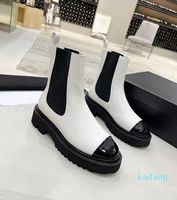 2022-New 도착 여성 겨울 두꺼운 바닥 특허 가죽 캐주얼 부츠 Femal 5cm 플랫폼 혼합 컬러 짧은 캐주얼 신발 크기 35-40