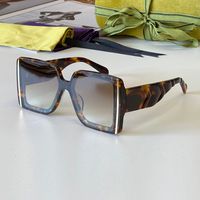 Diseñador mujer gafas de sol para hombres Tipo de luz Sunglasse Hombre Conducción Sombra Gafas Marcos Gafas de alta calidad UV El logotipo de metal grande para hombre deporte gafas de sol