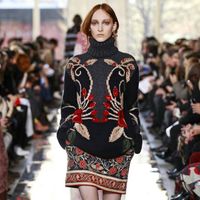 도매 - ecombird 고품질 패션 2017 활주로 디자이너 스웨터 여성 긴 소매 터틀넥 고급스러운 자수 풀 오버 스웨터