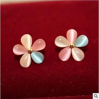Flor de cerezo Pendientes de ópalo de colores Flores de cerezo Pendientes de botón Pendientes de piedras preciosas de oro para las mujeres
