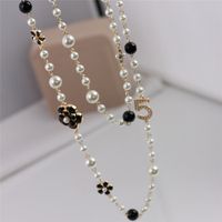 Helt nya mode långa strängar halsband för kvinnor tröja kedja multi-layer blomma pärla kvinnliga halsband pärla smycken gåva