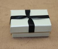 [Simples Sete] Cor Branco Pulseira Box / Festival Brinco Case / pingente de moda Mostrar / presente especial caixa de jóias com fita