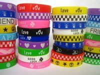wholesale lots 50 x mixed designs rubber wristbands bracelets free post 