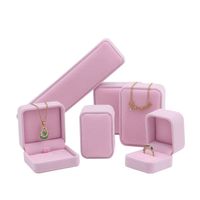 Rosa Smycken Presentförpackning Box Velvet Ring Manschettknapp Örhänge Hängsmycke Charm Halsband Bangle Armband Brosch Smycken Packing Boxes