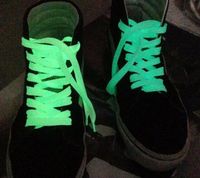 Chaussures de sport Lumineux Lacet Lumineux Dans La Nuit Noire Fluorescent Lacet Couleur Athlétique Sport Plat Chaussures Lacets Vente Chaude
