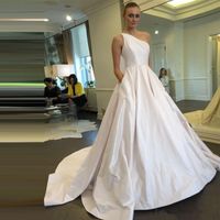 2019 New One Shoulder Wedding Dresses With Pockets Detachable Train Simple Style Pleats A-Line Taffeta Bridal Gowns Vestidos De Noiva W1029
