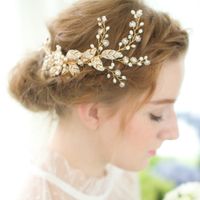 Vintage Gold Bridal Hair Combs dla Wesela 2018 Moda Bridal Headpieces Perły Kryształy Kryształy Do Wróżki Brides 16.5 cm * 10,5 cm