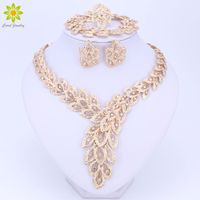 Conjuntos de joyas para las mujeres collar de cristal fino aretes pulsera conjunto perlas africanas chapado en oro colgante accesorios del vestido de boda