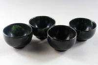 Wholesale la main chinoise sculpté sombre vert jade quatre petites tasse de thé bijoux cadeau chirstmas