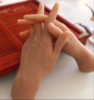 Darmowa Wysyłka! New Arrival! Realistyczne silikonowe męskie ręce manekin dla RingJewelry Wyświetlacz realistyczny model ręczny