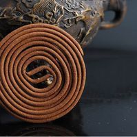 Tibetan Sandalwood Coil Incienso se pega aproximadamente 2 horas quemando 20 bobinas Cada uno puede aromaterapia diaria incienso de incienso de buddha.