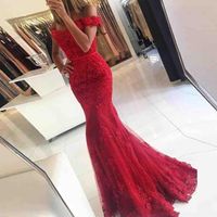 2018 Vendita calda Sweetheart Neck Lace Applique Red Mermaid Abiti da sera 2017 Treno da cortile su misura Treno senza maniche perline Formale Party Gown BQ49