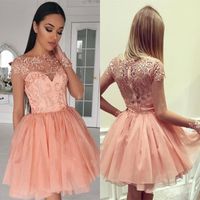 Coral Illusion Långärmad Homecoming Klänning Kort Sheer Neck Lace Hollow Zipper Girls Cocktail Party Graduation Party Gown Mini Prom Wear